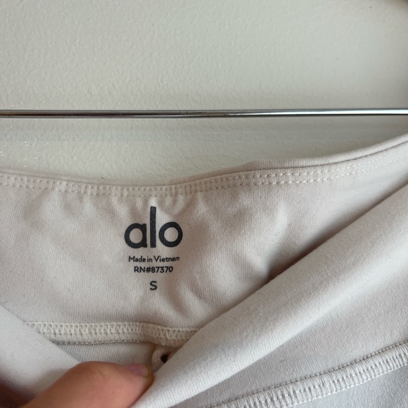 Alo Yoga High Waist Flutter Legging in Ivory - small - Picture 2 of 4